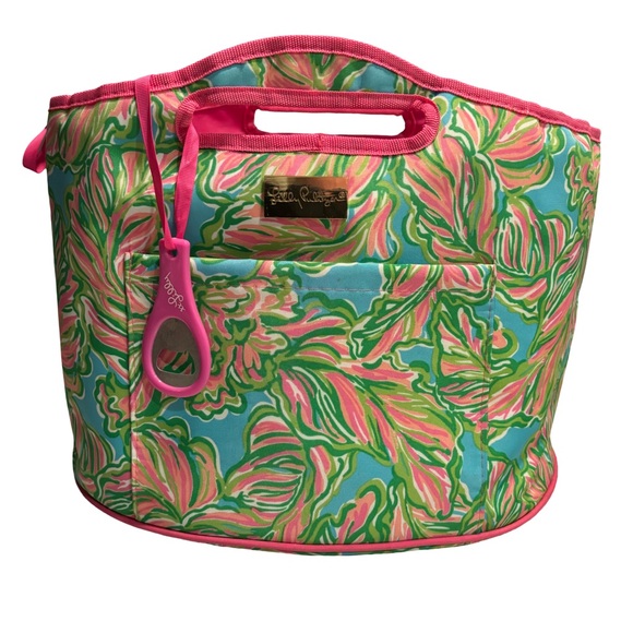 Lilly Pulitzer Handbags - Lilly Pulitzer Trippin N Sippin Beverage Bag In Vibrant Pink and Green
